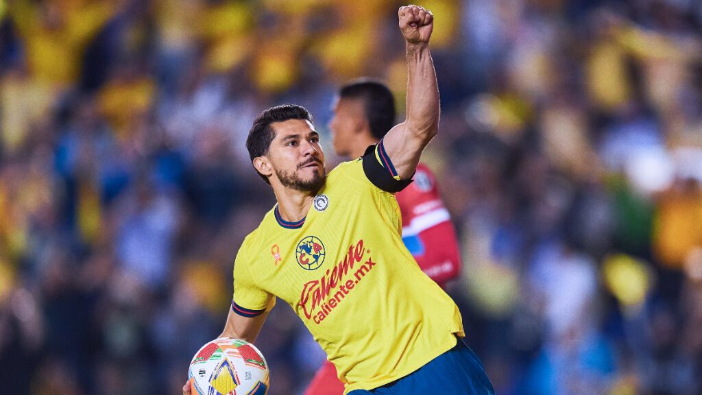  Henry Martin celebra uno de los goles del Club América (foto: Club América tw).