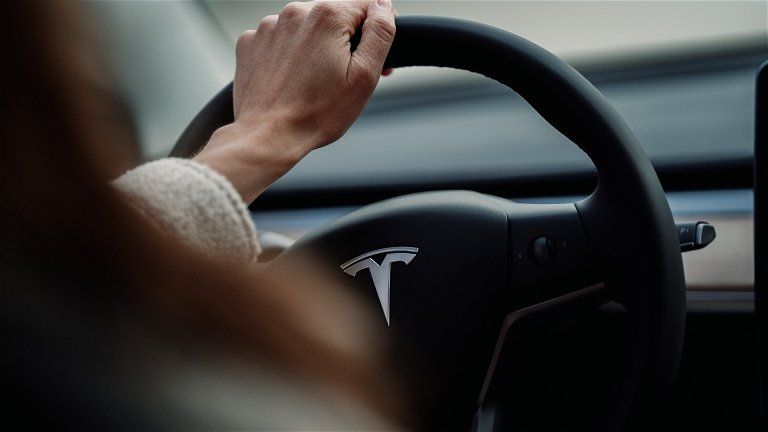 La actualización de Tesla que 'convierte' el coche en una piscina
