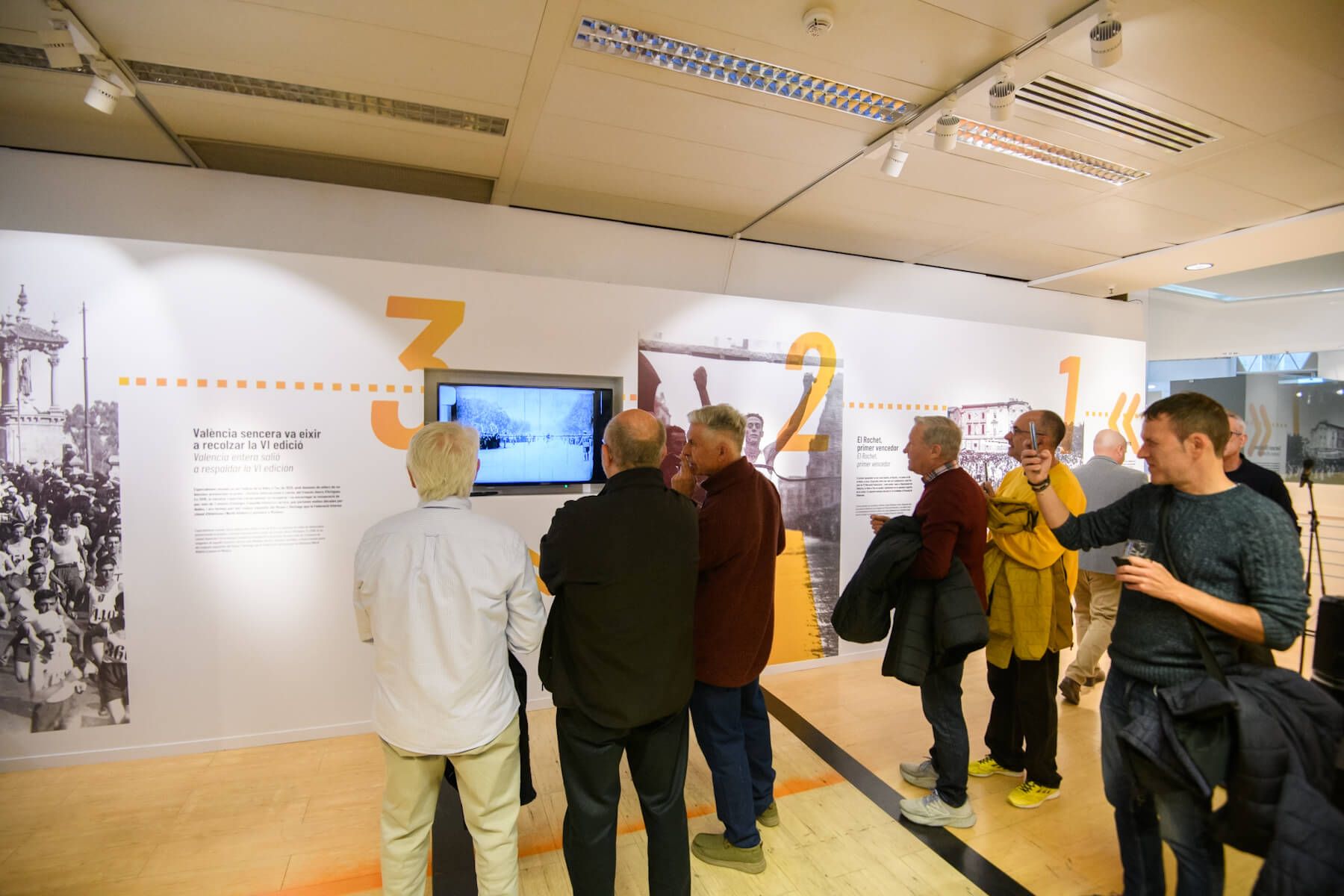 Inauguración exposición de la Volta a peu