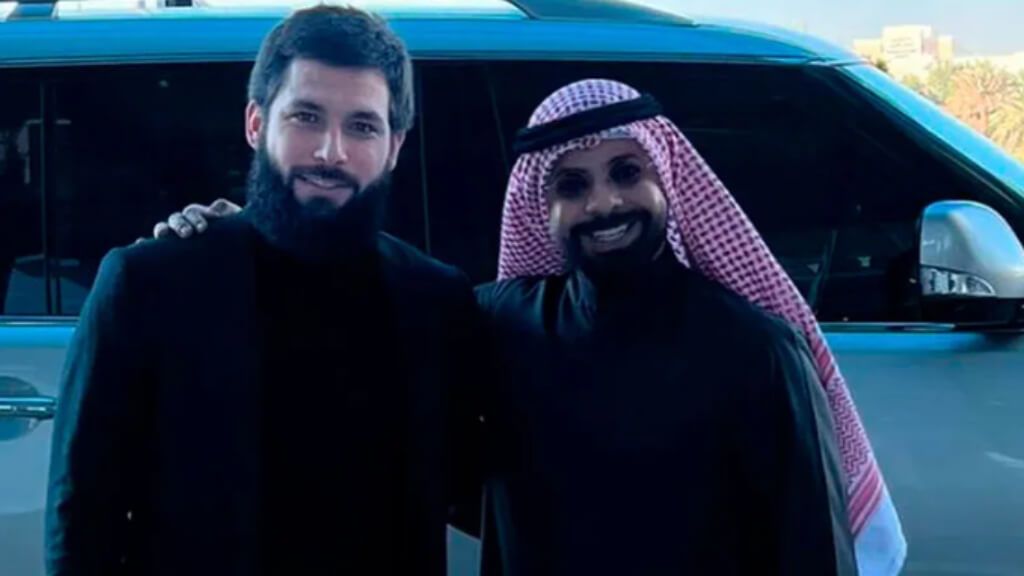  Jota Peleteiro, convertido al Islam.