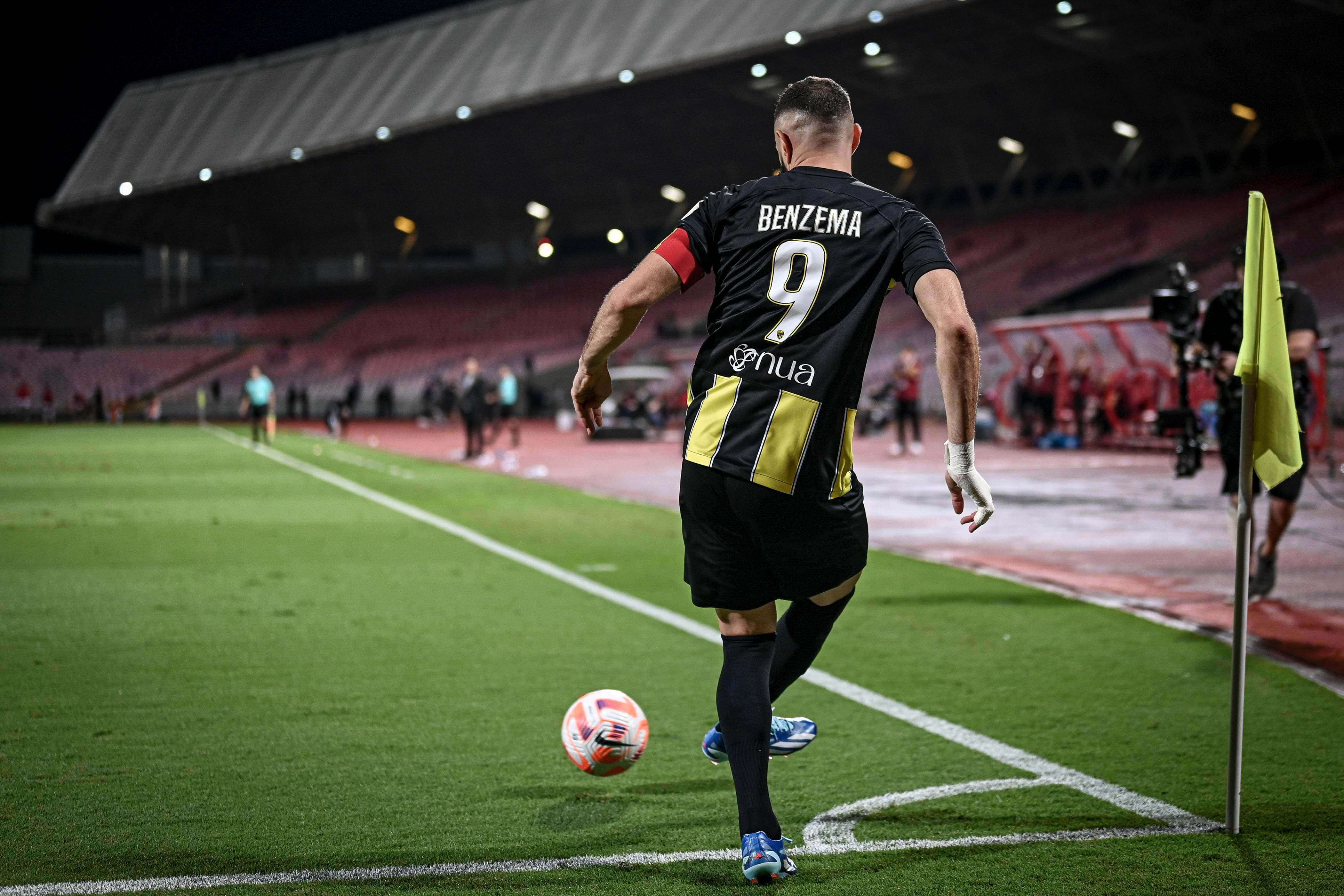  Karim Benzema en un encuentro con el Al-Ittihad (Cordon Press)