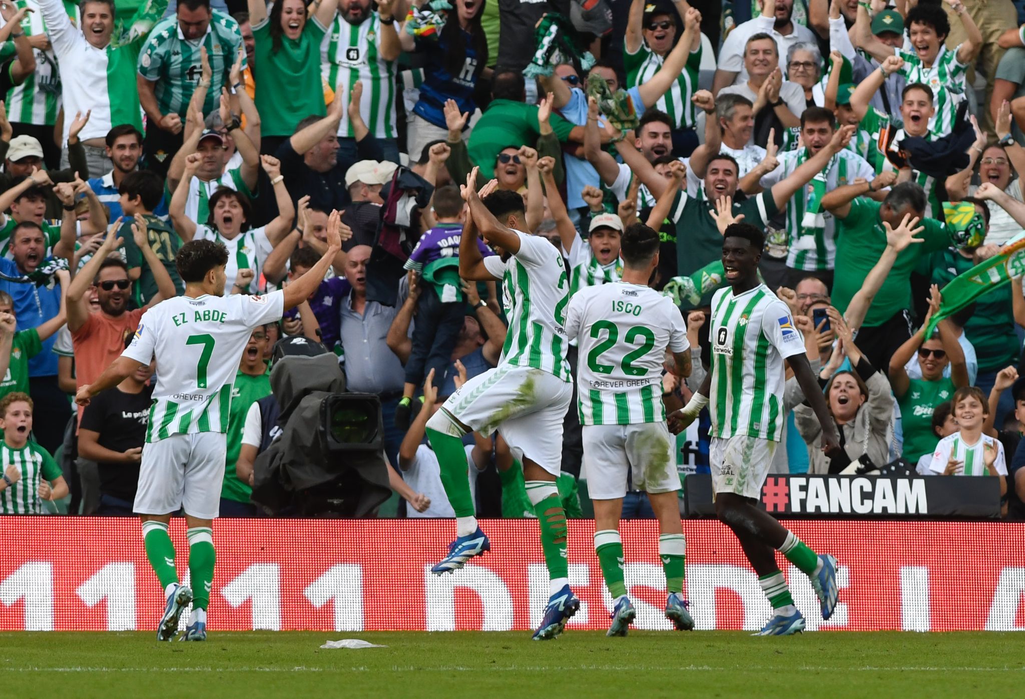  La celebración del gol de Isco