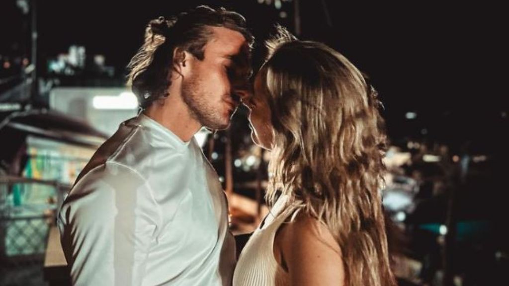  La nueva pasión de Tsitsipas por culpa de Badosa: "Ahora soy un gran fan de Bad Bunny"