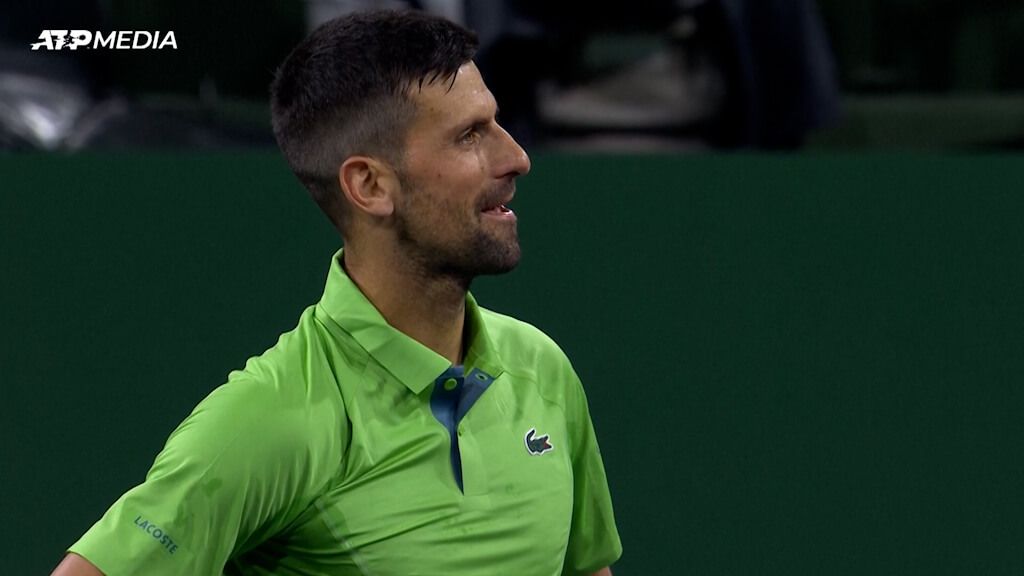  La reacción de Djokovic por el extraño punto de Nardi. (Fuente: SNTV)
