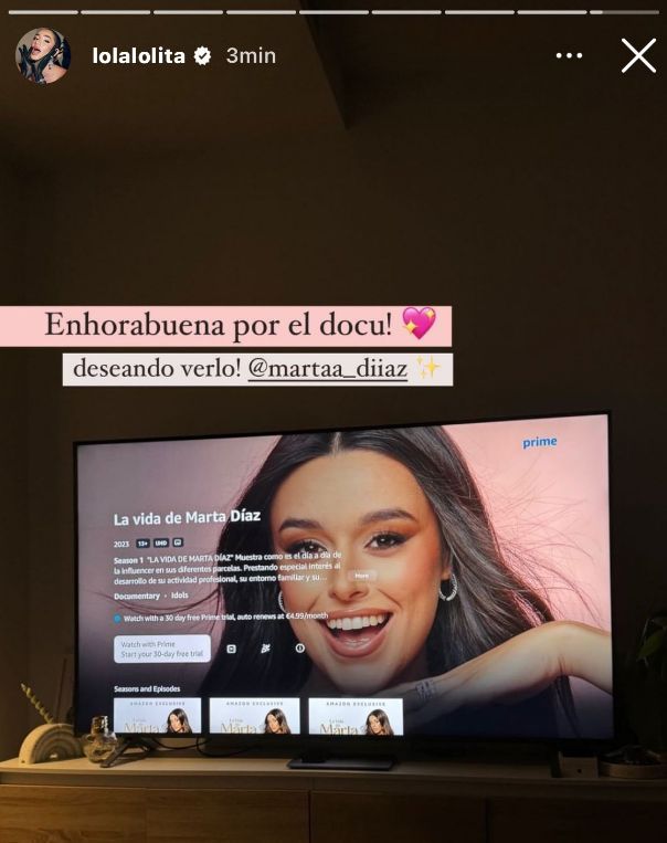  La sotry que subió Lola Lolita felicitando a Marta Día (@lolalolita)