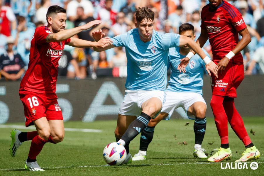  Larsen, durante el Celta-Osasuna.