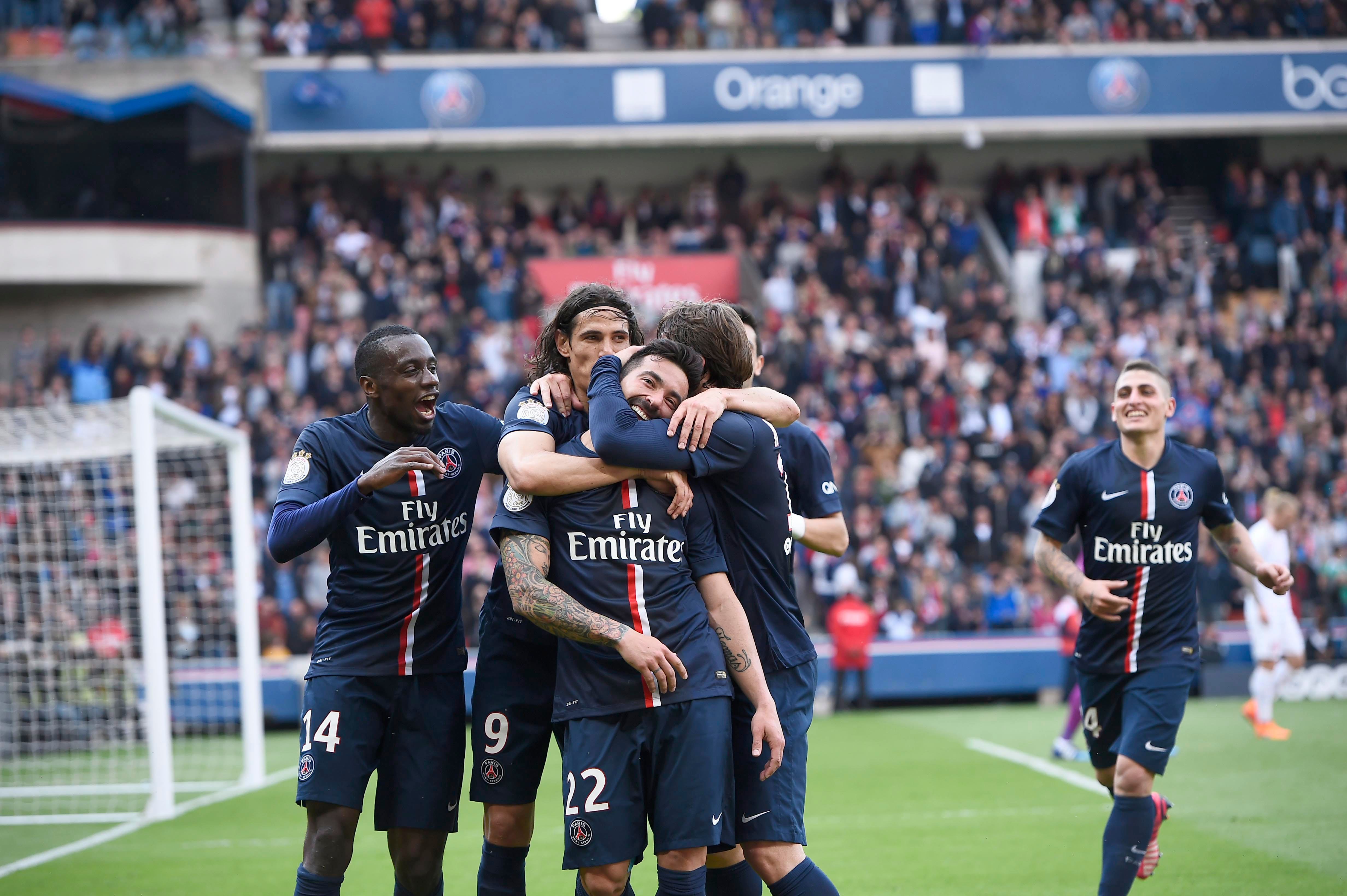  Lavezzi celebrando un gol con la camiseta del PSG.