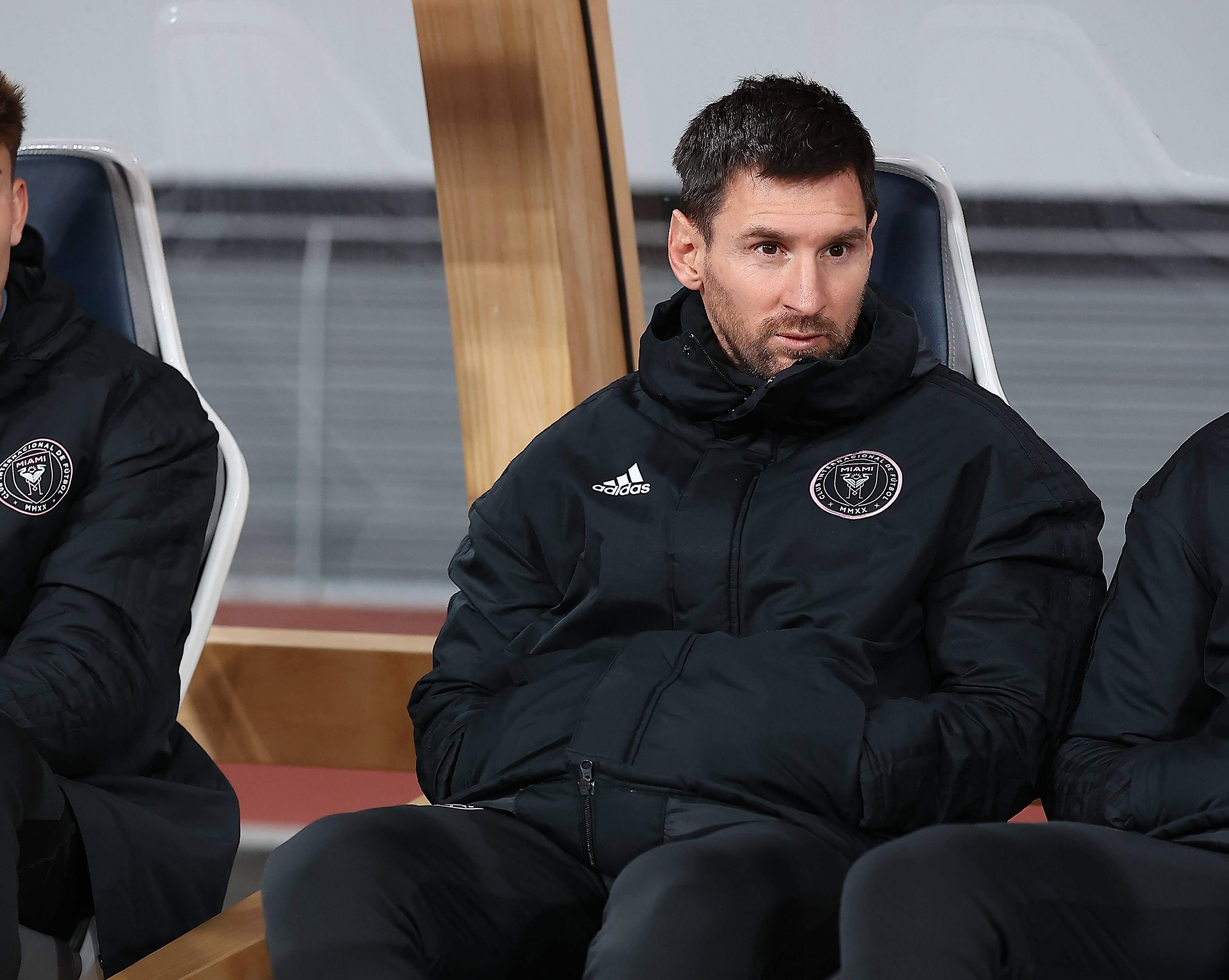  Leo Messi, en el banquillo durante un amistoso del Inter Miami.