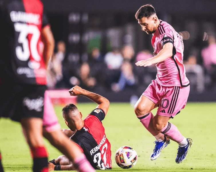 Leo Messi en su partido contra Newell's Old Boys de pretemporada.