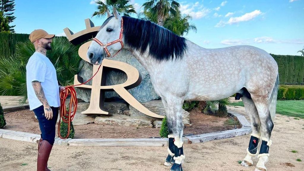  Maluma en la yeguada de Sergio Ramos