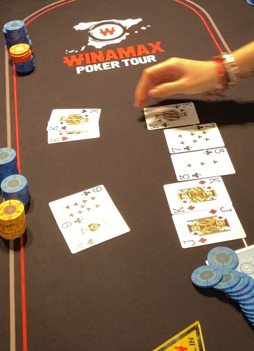 Mano con la que quedan 17 jugadores Winamax Póker Tour Zaragoza