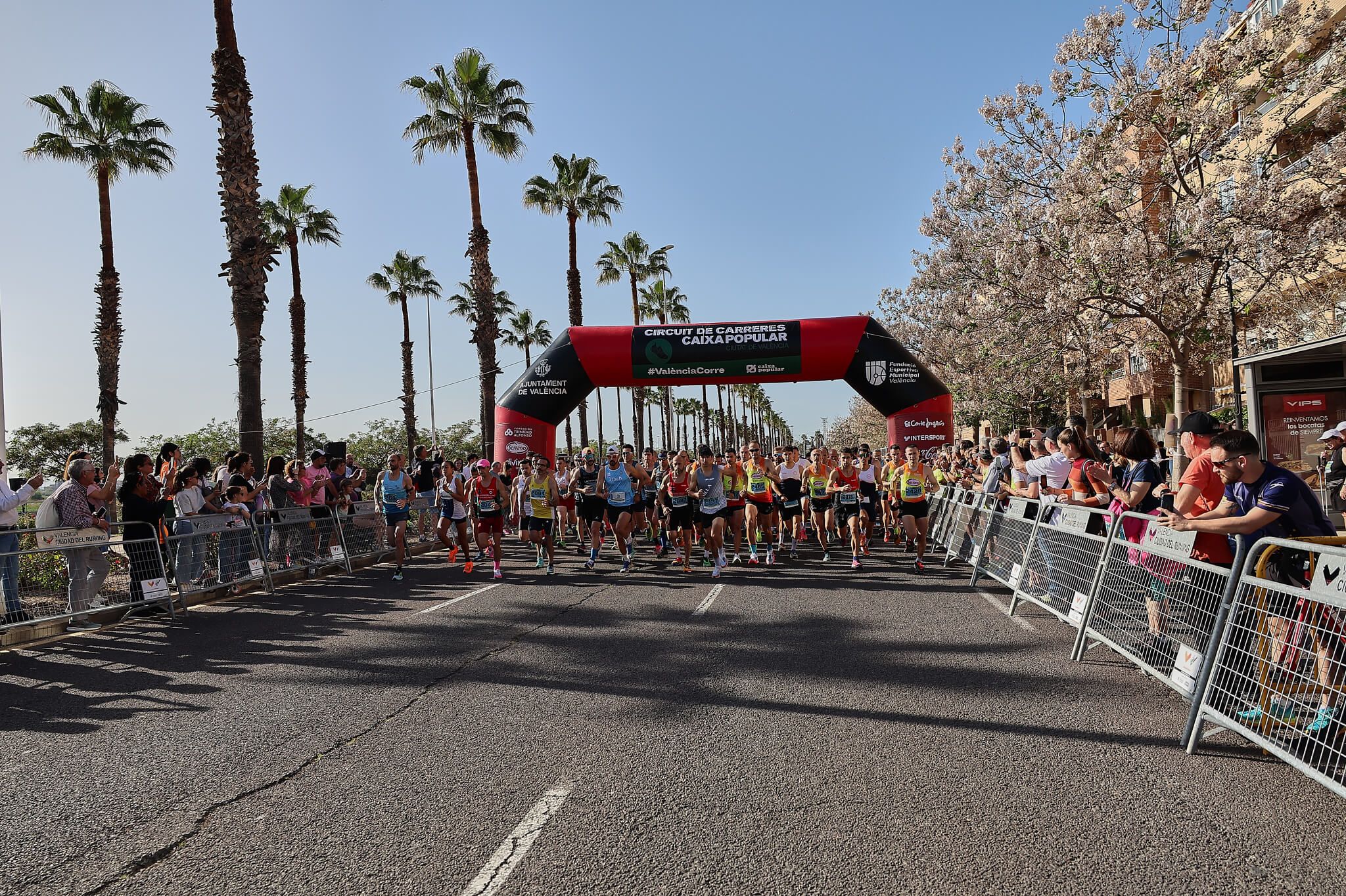 Más de 5.000 runners recorren el barrio de Sant Pau en la 5ª Volta a Peu per la Discapacitat