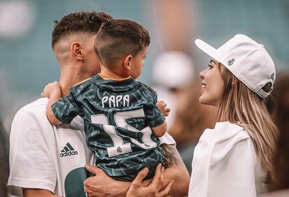  Mina bonino con Fede Valverse y su hijo Benicio (@minabonino)