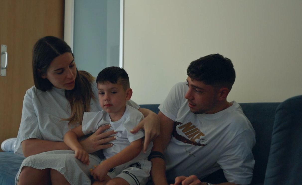  Mina Bonino junto a Fede Valverde y su hijo Beni ('WAGS: Ellas también juegan')