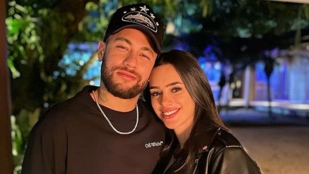  Neymar y Bruna Biancardi, tras anunciar que iban a ser padres juntos por primera vez.