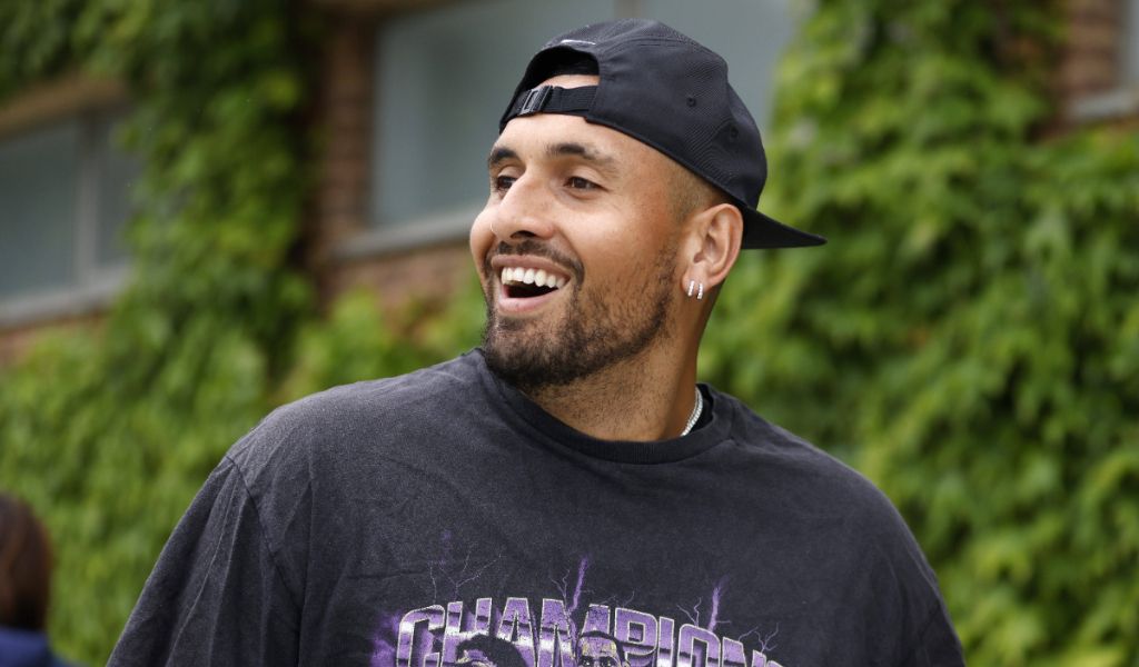 Nick Kyrgios andando por la ciudad vestido de calle (Fuente: Cordon Press)