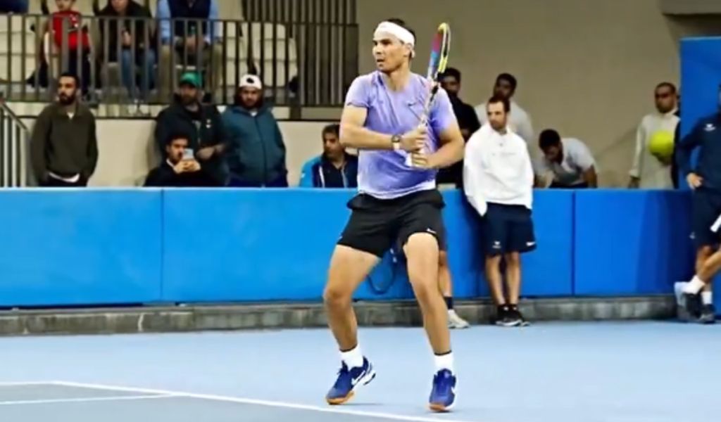  Rafa Nadal entrenando en su academia de Kuwait (Redes Sociales)
