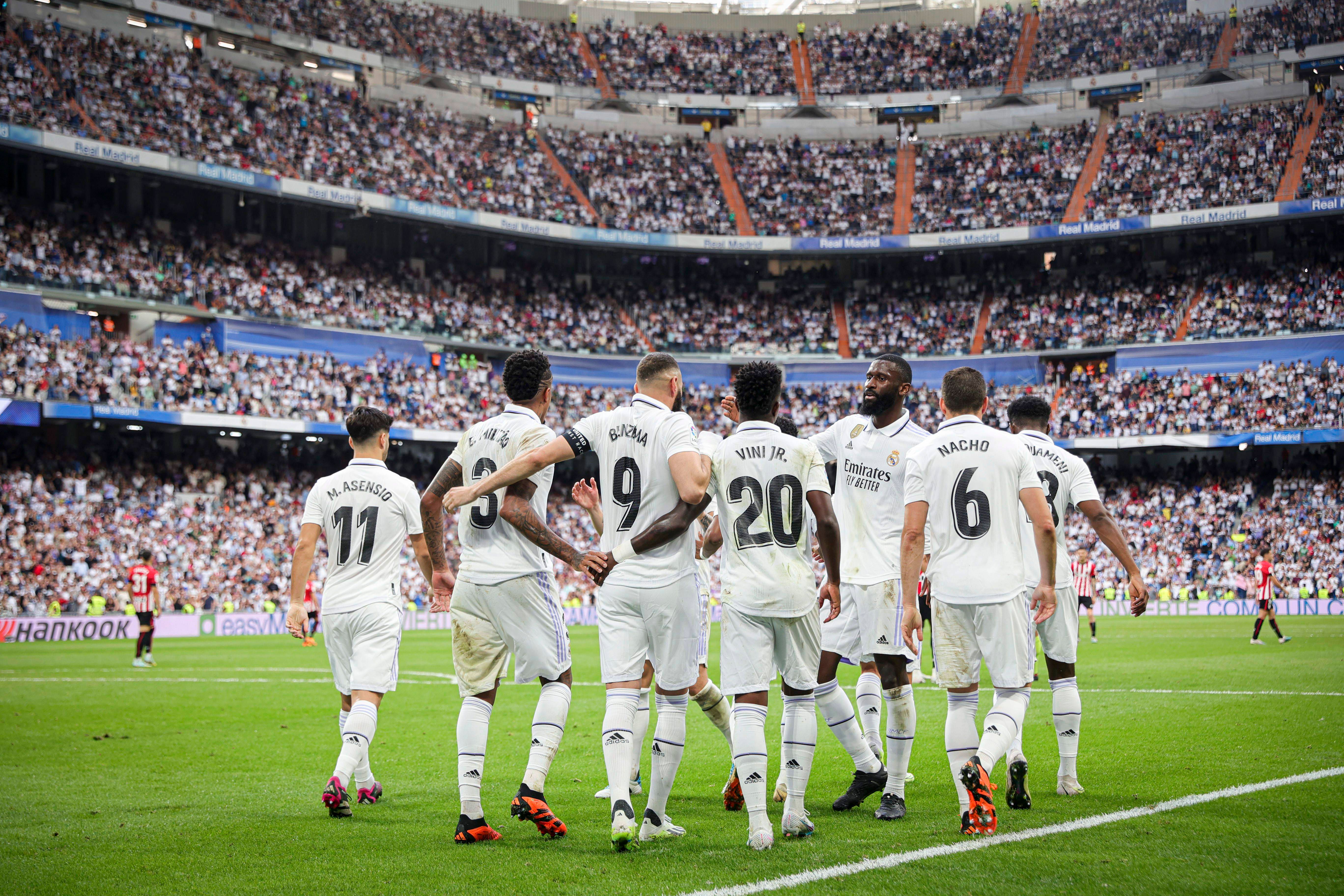  Los jugadores del Real Madrid celebrando un gol en el Santiago Bernabéu