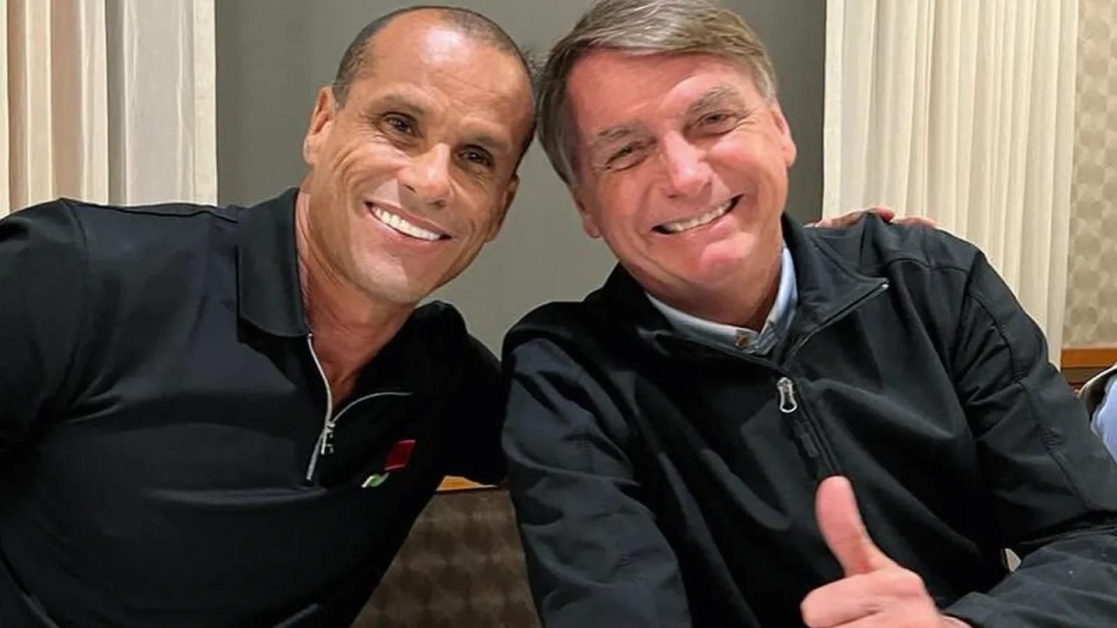  Rivaldo junto a Bolsonaro.