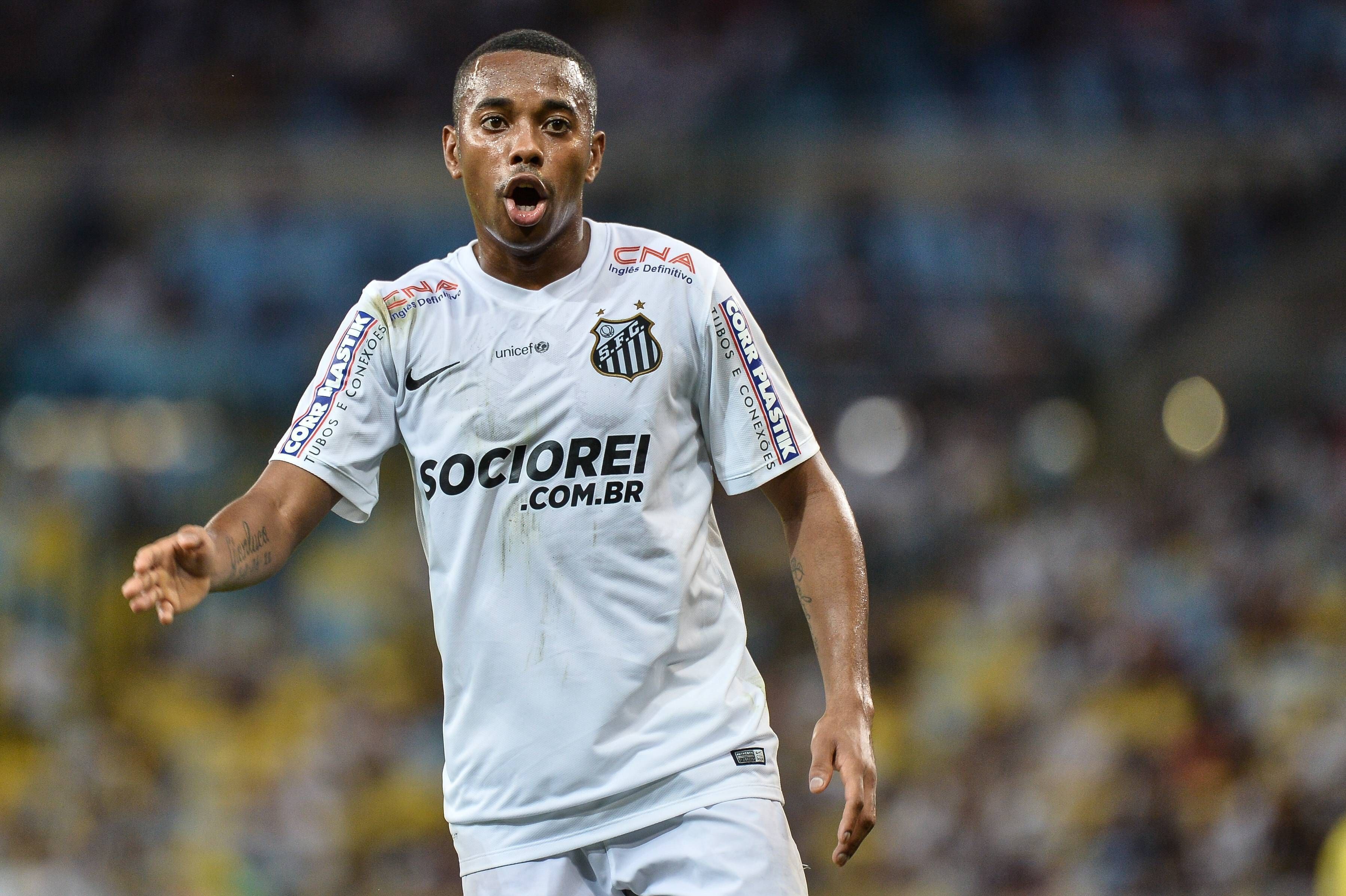 Robinho, en uno de sus últimos partidos con el Santos.