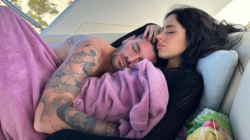  Rodrigo De Paul y Tini, juntos en un barco