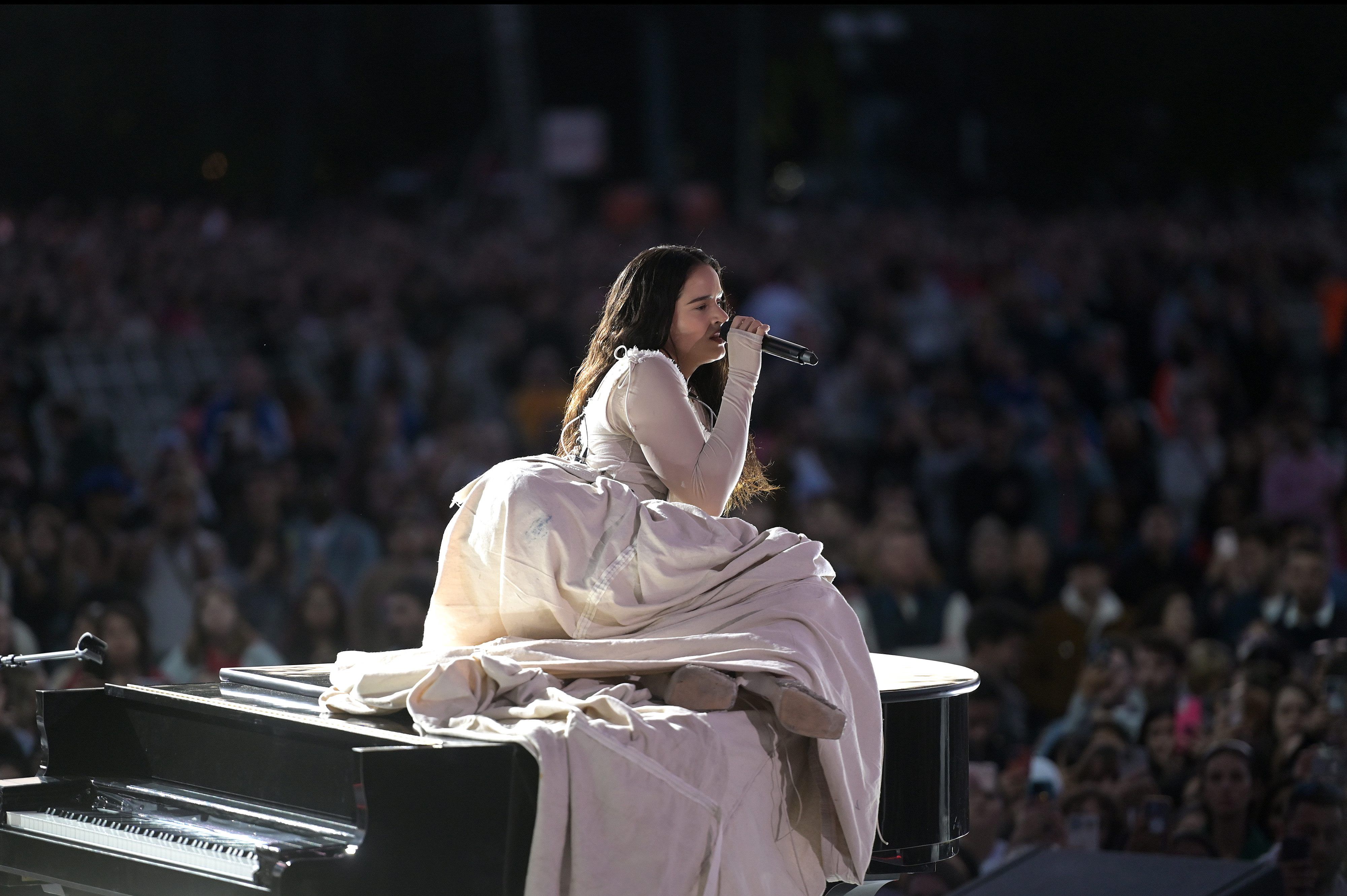 Rosalía durante un concierto en Nueva York (Cordon Press)
