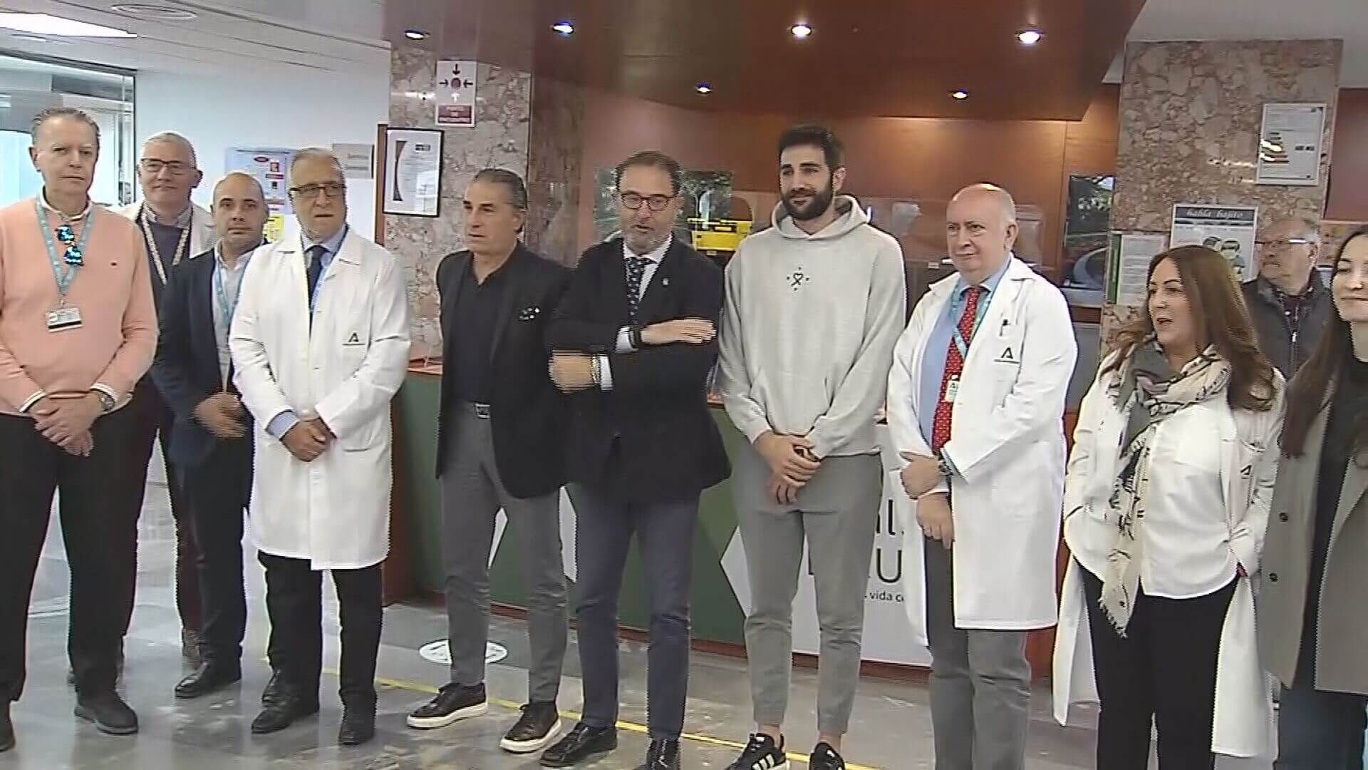  Sergio Scariolo y Ricky Rubio en el Hospital Materno Infantil de Málaga