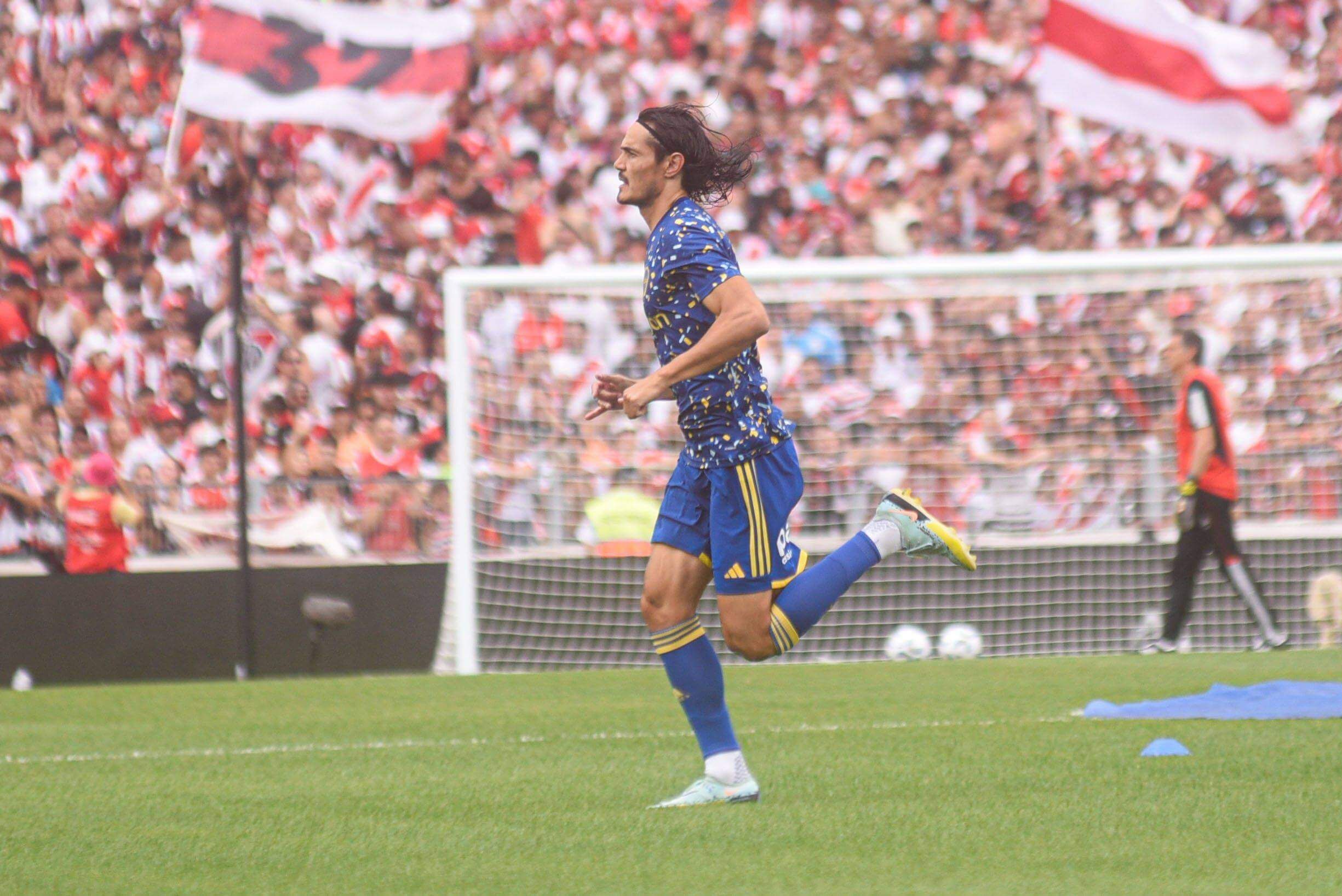 Edison Cavani, durante un partido con Boca Juniors