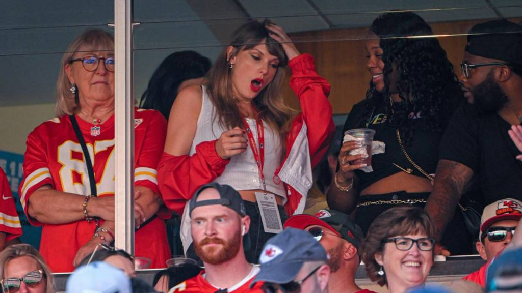  Taylor Swift viendo a los Chiefs desde el palco VIP (Cordon Press)