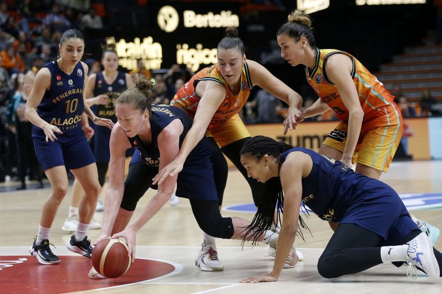  Un Valencia Basket en forma busca estrenarse con una sorpresa en la pista del campeón Fenerbahce