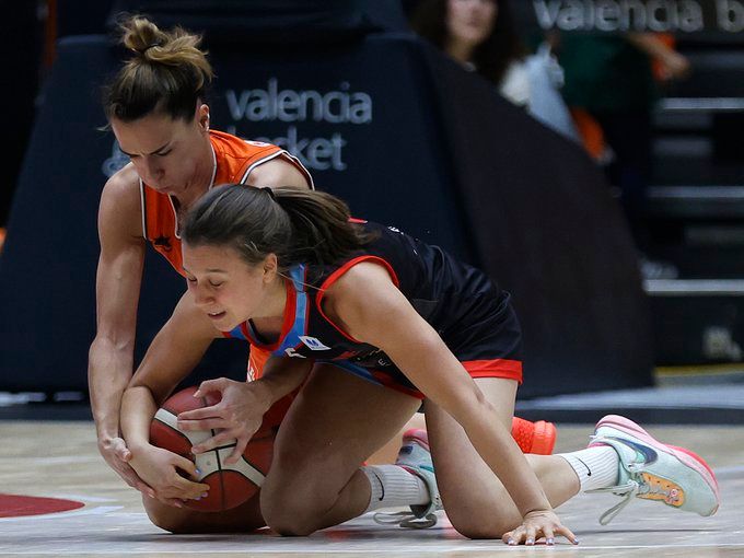 Valencia Basket logra una amplia victoria ante Embutidos Pajariel Bembibre (80-43)