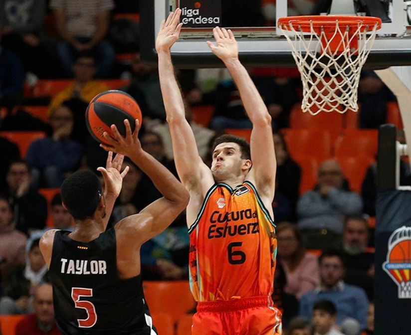  Valencia Basket se da un festín y puede seguir soñando con la Copa del Rey (104-69)