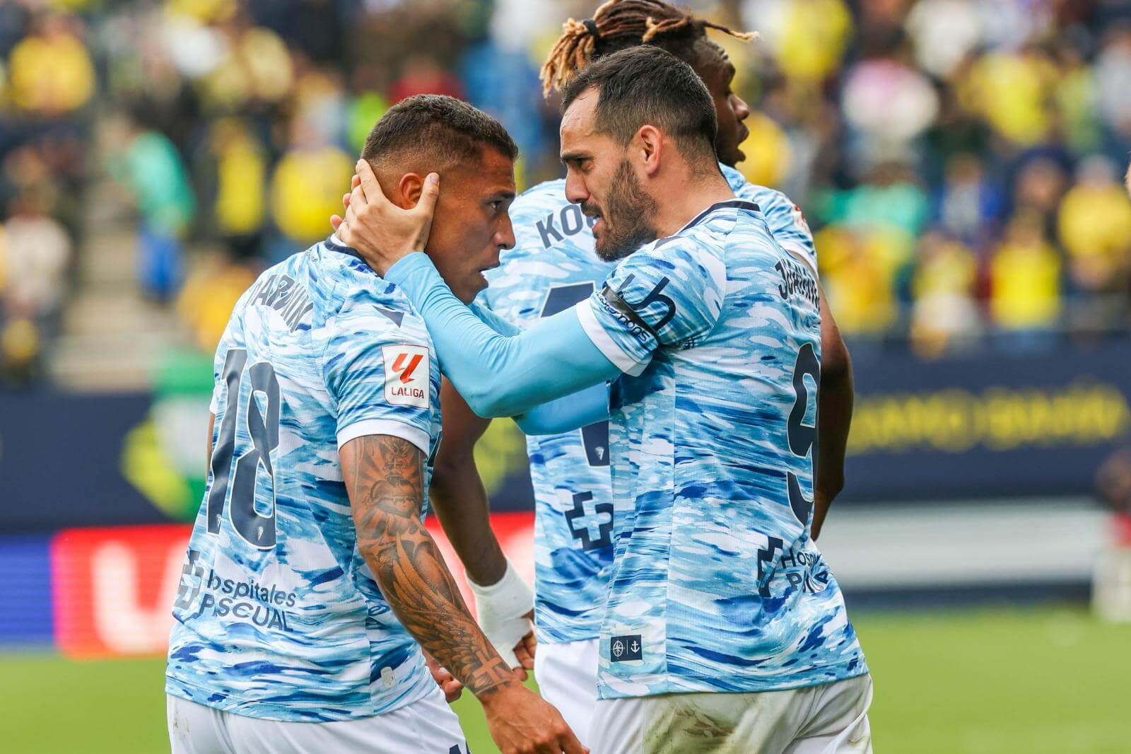  Darwin Machis celebra el 2-2.