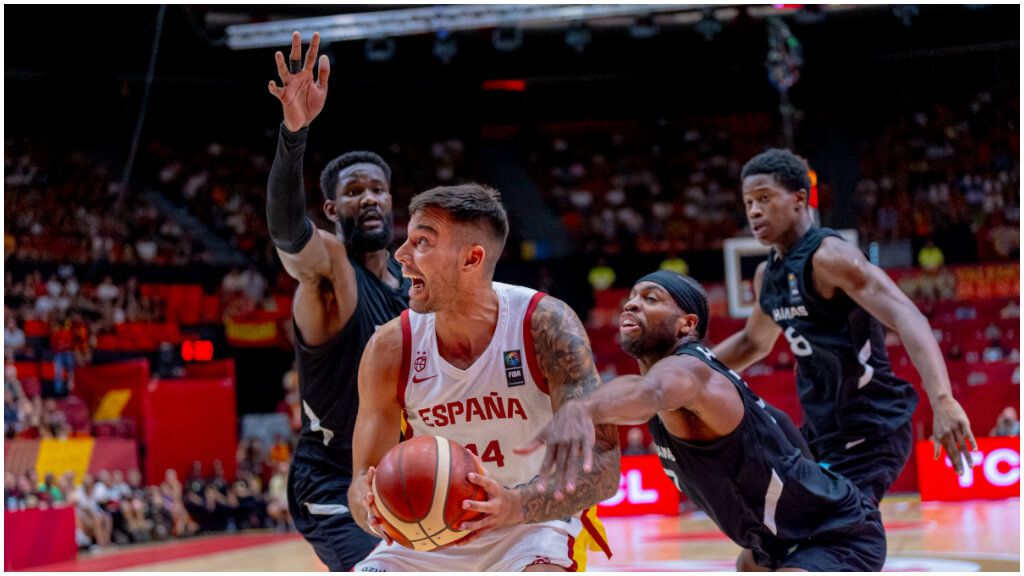 Willy Hernangómez, durante el España-Bahamas (foto: tw @BaloncestoESP).
