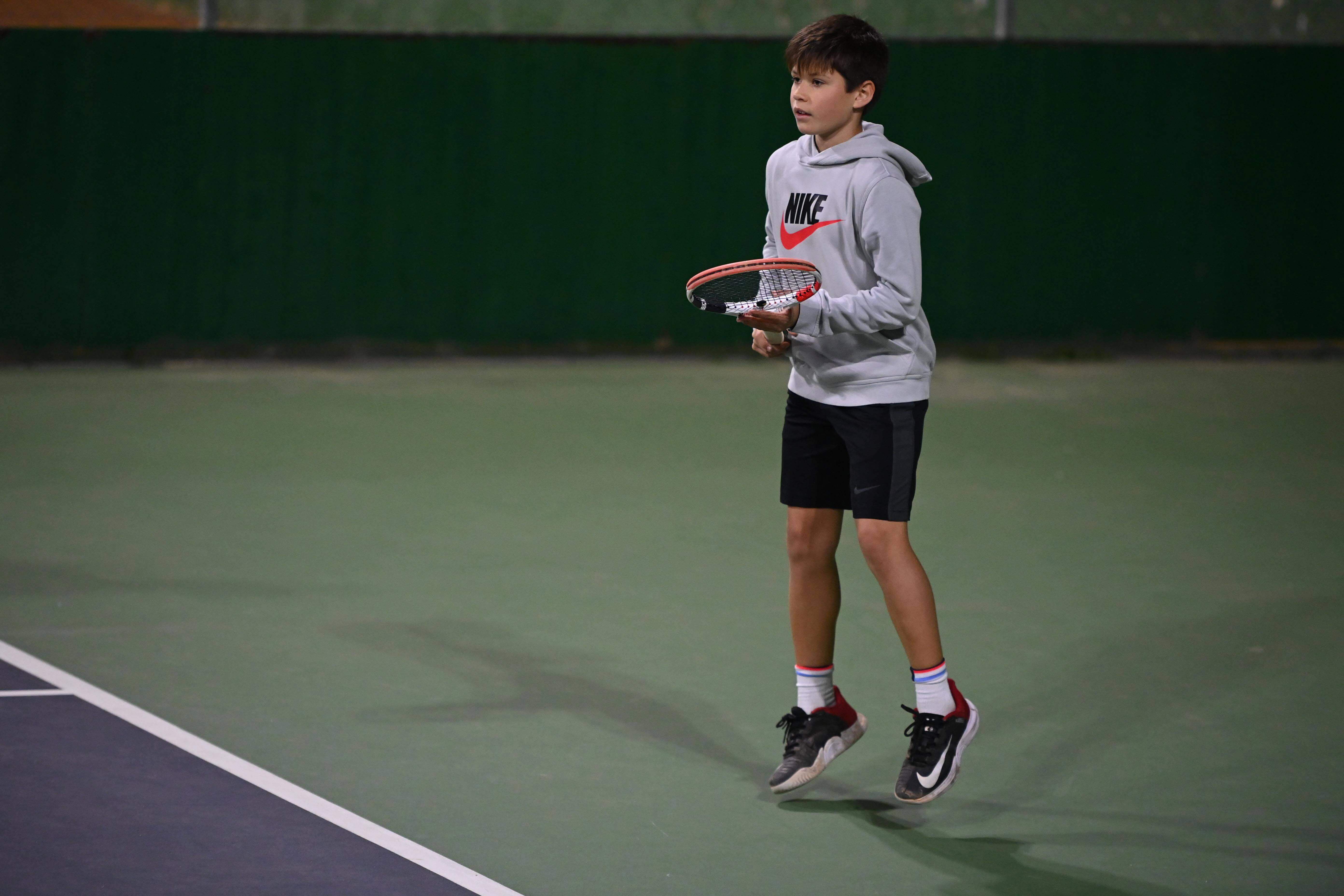  Jaime Alcaraz jugando al tenis en 2023 (Cordon Press)