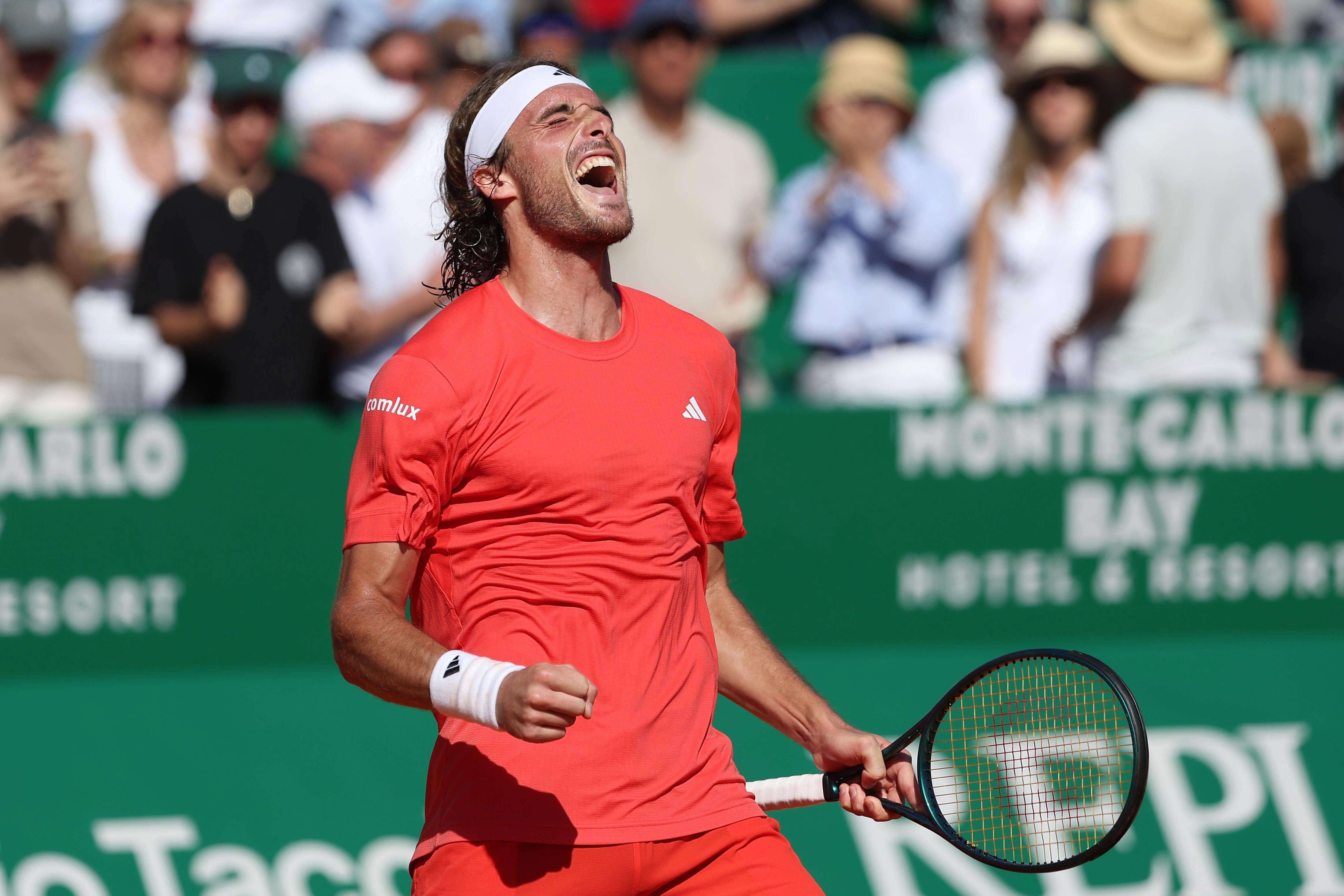  Stéfanos Tsitsipas celebra su victoria en Montecarlo