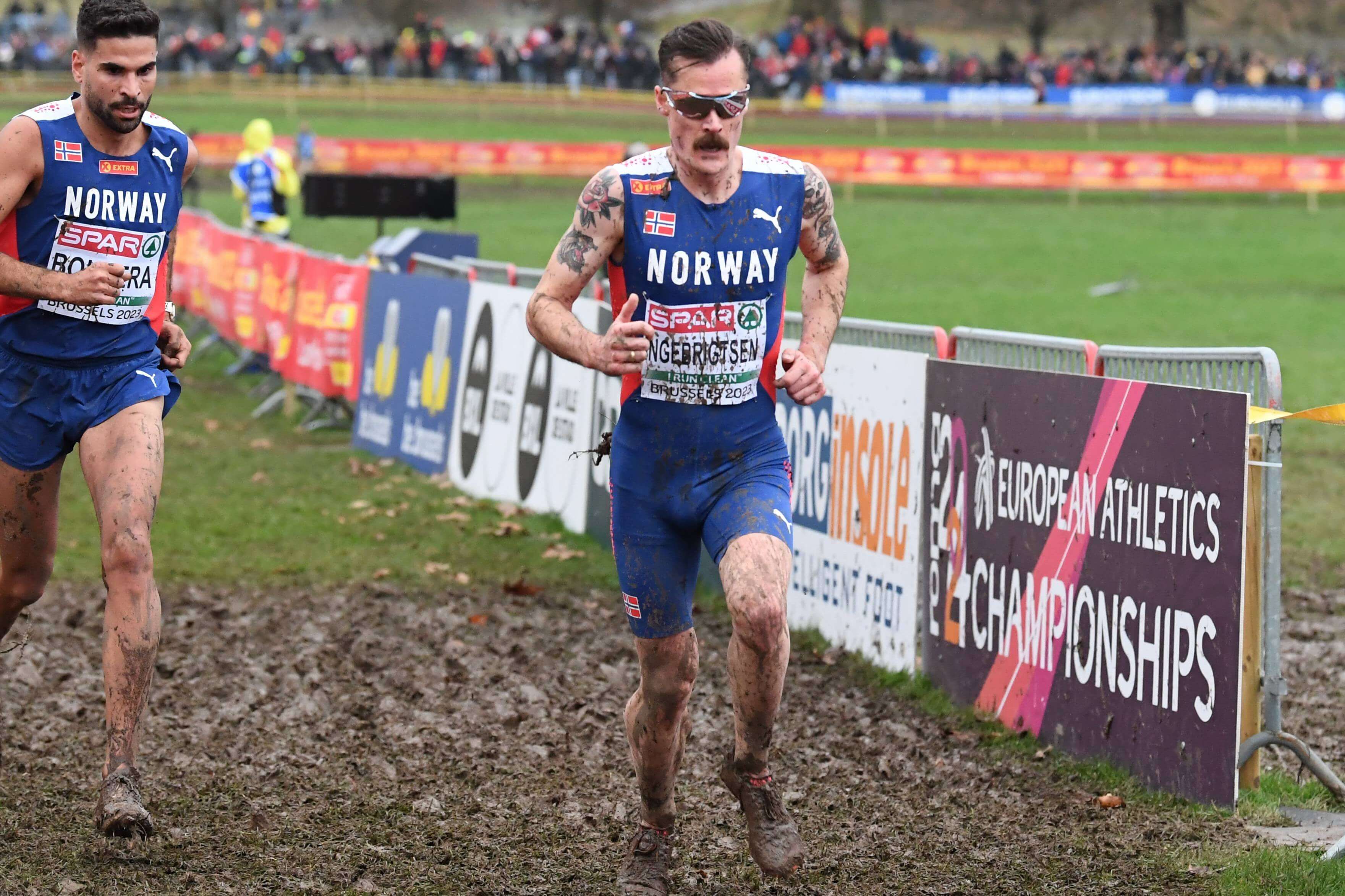 Henrik Ingebrigtsen corriendo en el Campeonato Europeo de Cross Country en Bruselas.