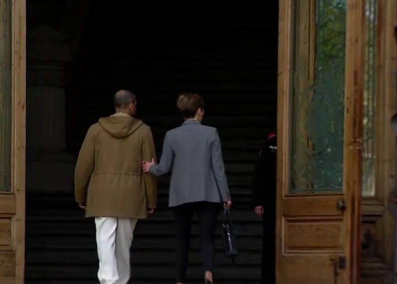  Dani Alves entrando junto a su abogada en la Audiencia de Barcelona