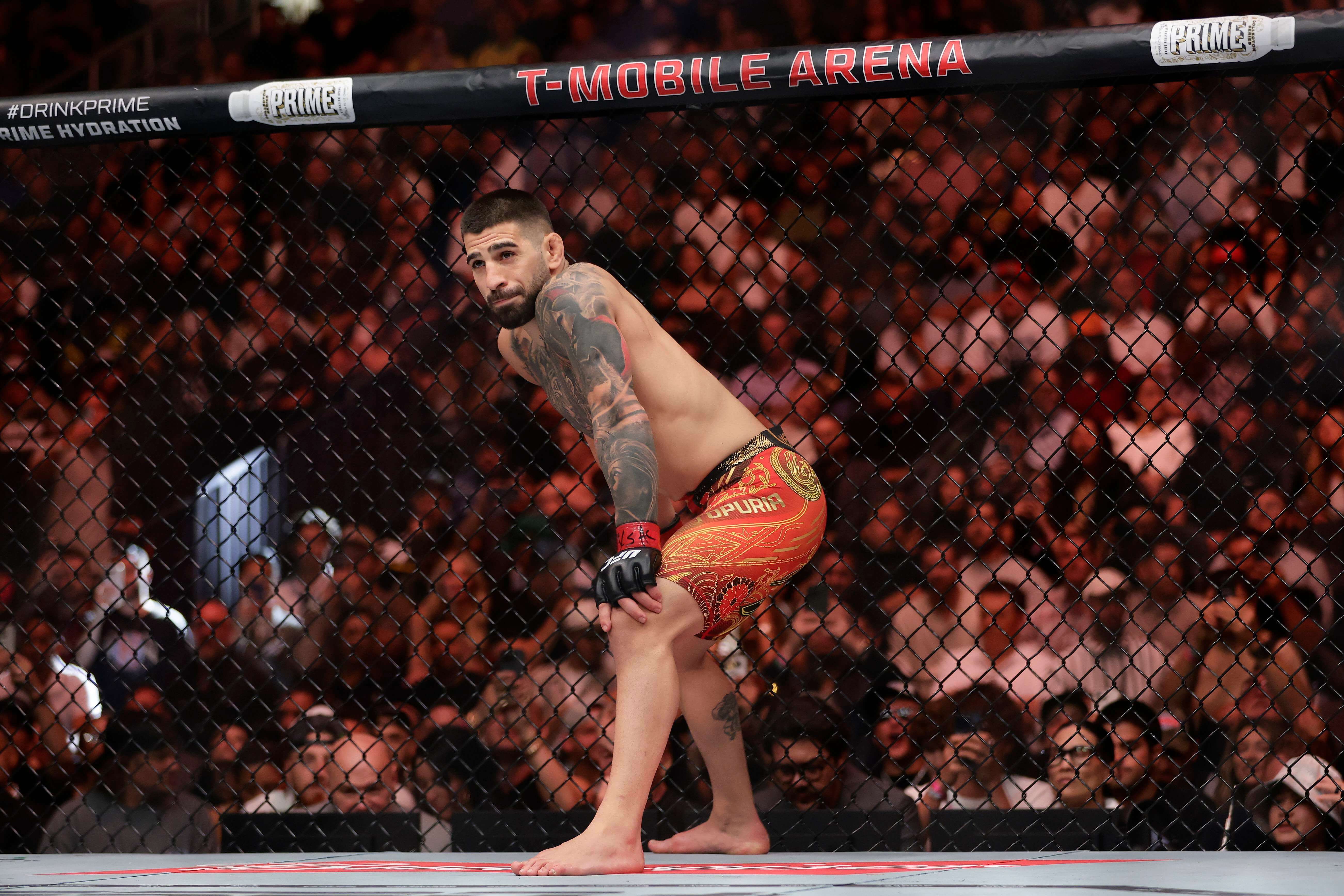 Ilia Topura, en el combate ante Charles Oliveira (FOTO: Cordón Press).