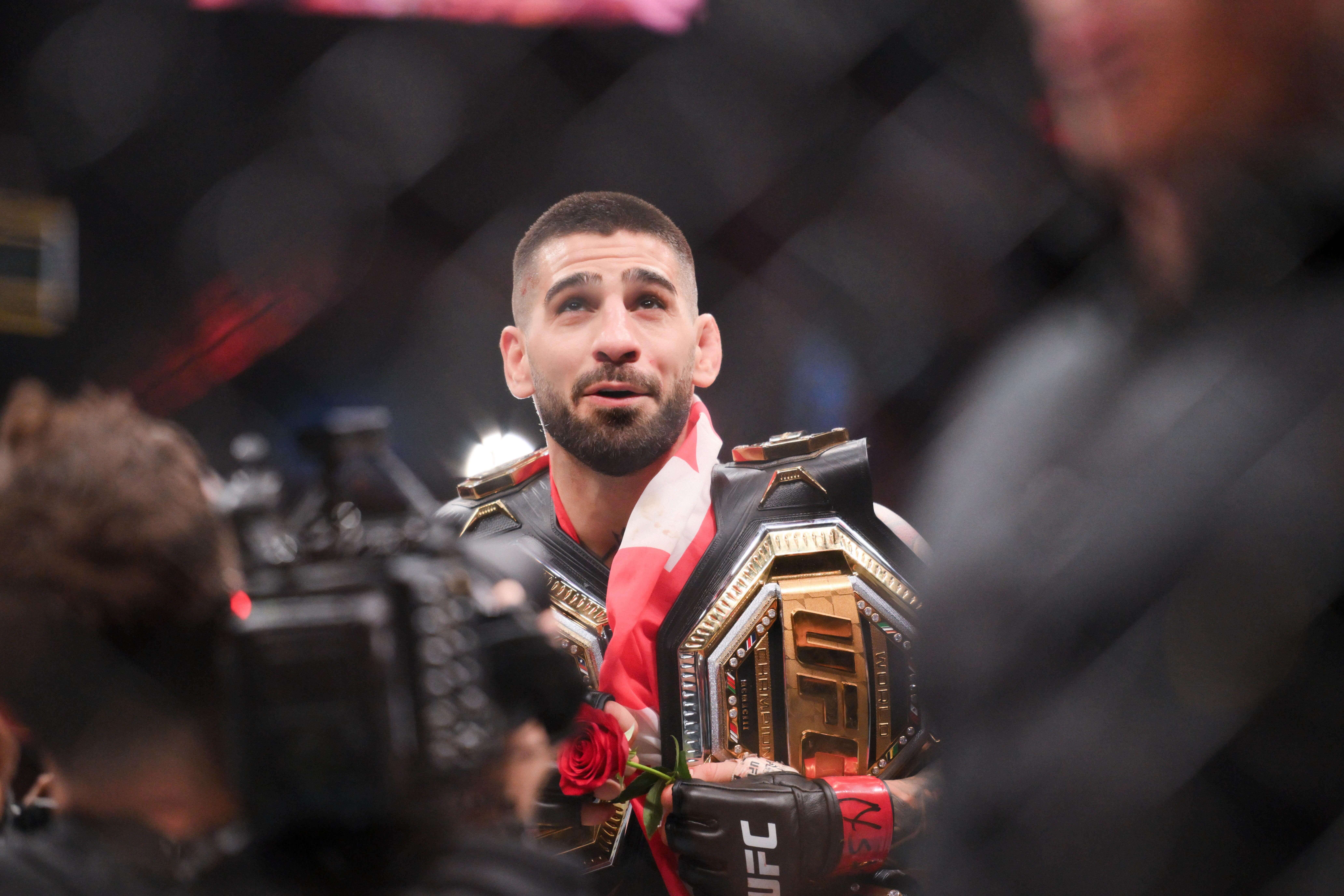  Ilia Topura, tras proclamarse campeón de peso ligero de la UFC (FOTO: Cordón Press).