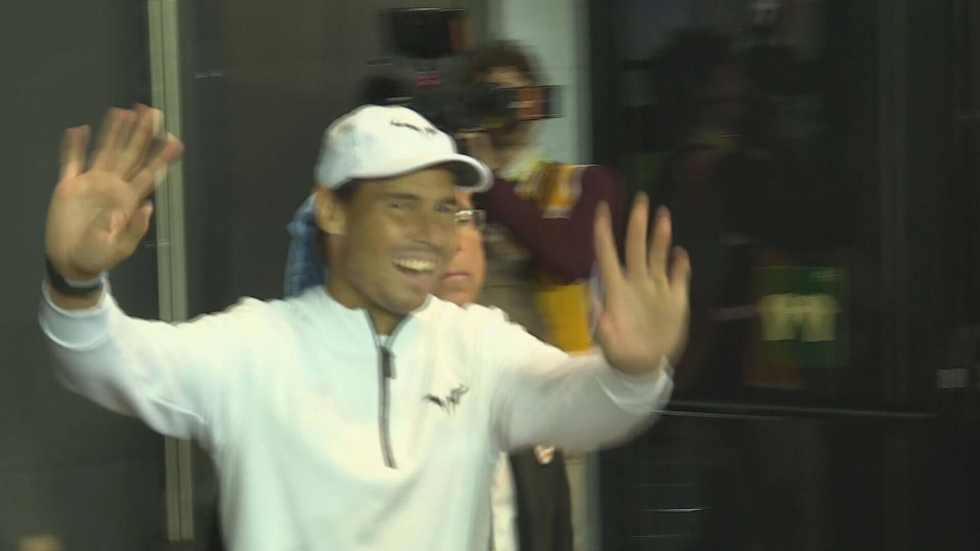 Rafa Nadal, muy sonriente tras despedirse por última vez de sus fans