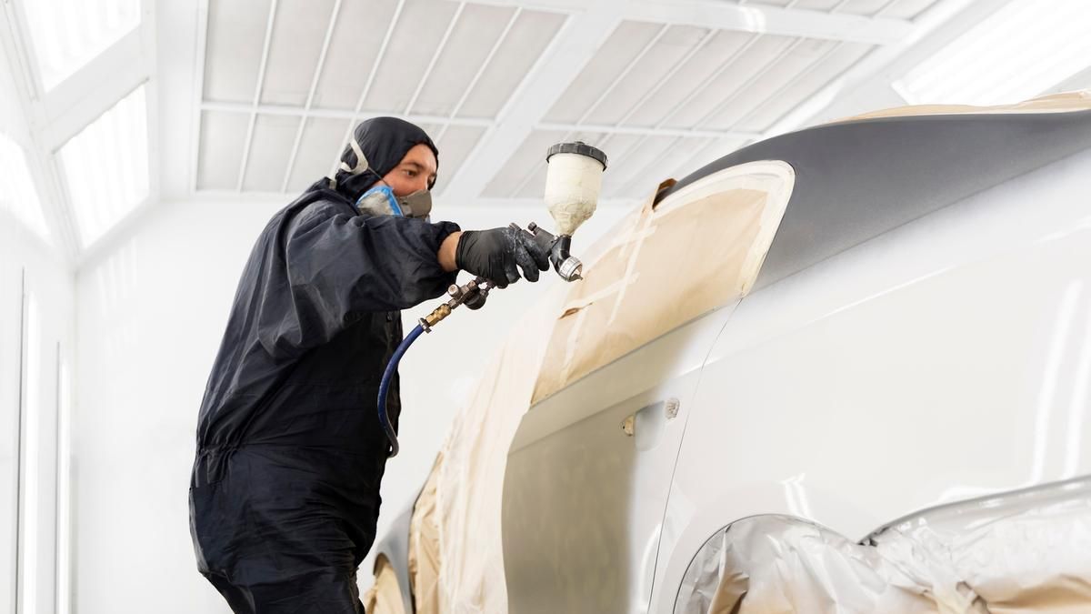 Cuánto cuesta pintar un coche y por qué debes informar a la DGT.