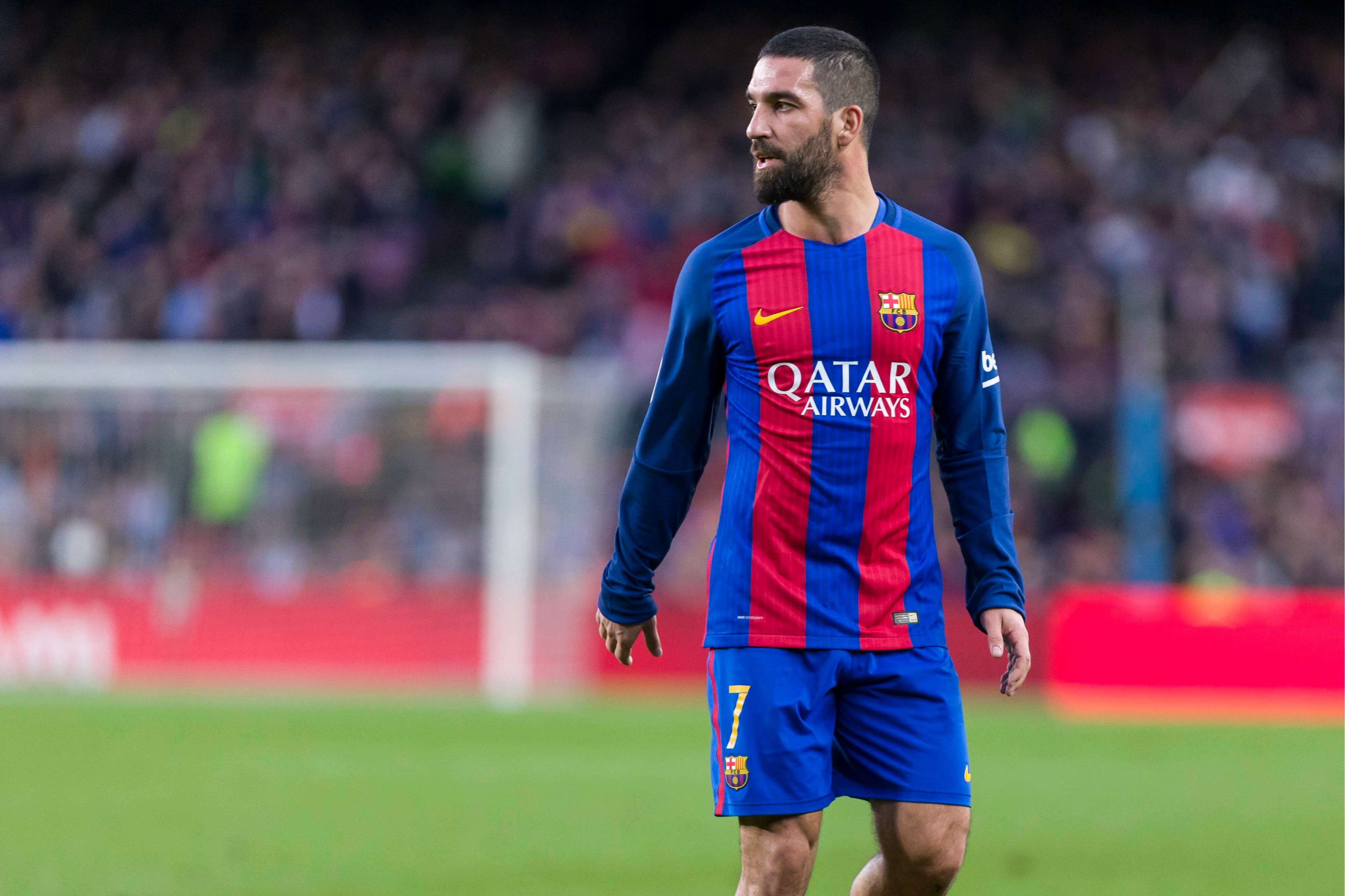  Arda Turan durante un partido con el Barcelona (Cordon Press)