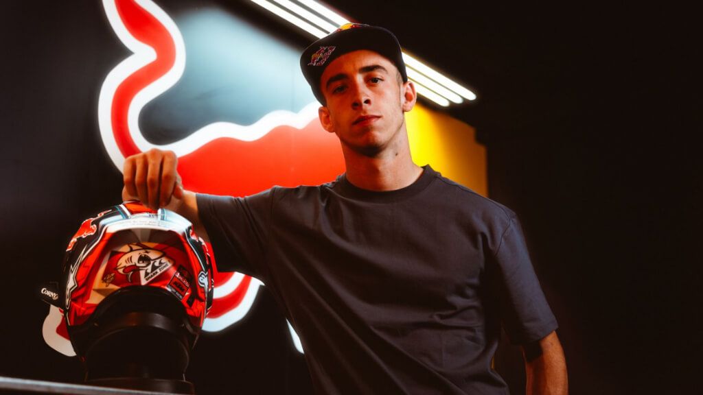 Pedro Acosta estará en el equipo oficial de KTM en 2025.