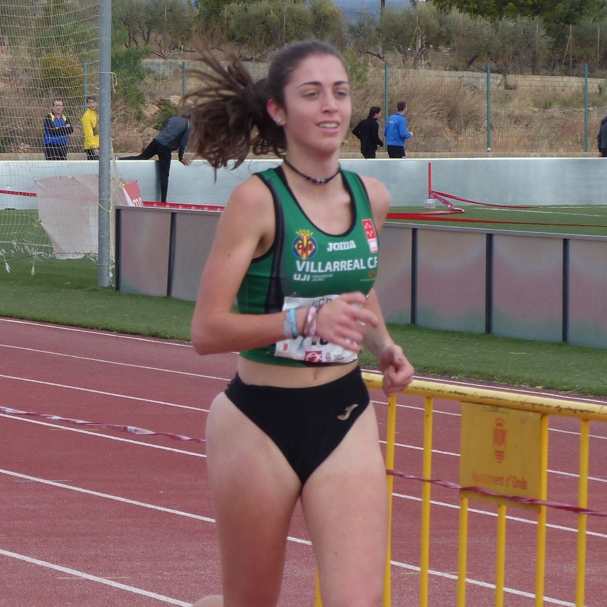  Alba Cebrian durante un entrenamiento. (Fuente: @atletismoplayas)