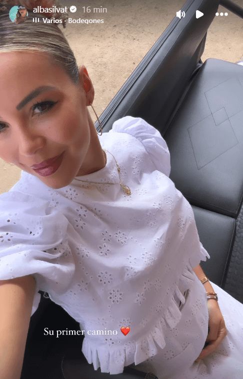  Alba Silva celebra el "primer camino" de su futuro bebé