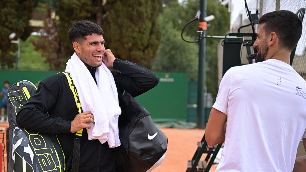  Carlos Alcaraz y Novak Djokovic en un entrenamiento (Fuente: Cordon Press)
