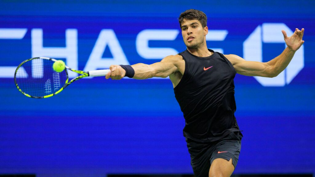  Carlos Alcaraz durante el partido frente a Li Tu (Fuente: Cordon Press)
