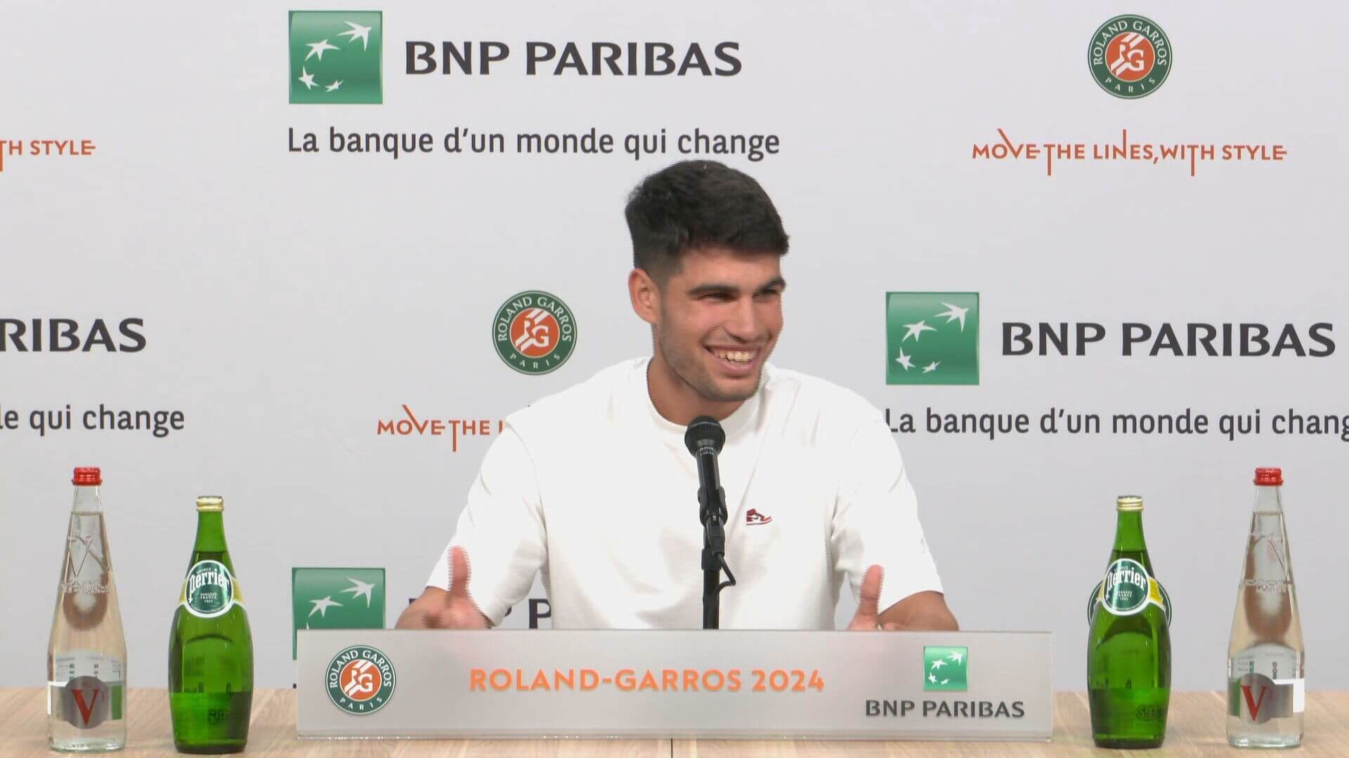 Carlos Alcaraz en la rueda de prensa previa a Roland Garros