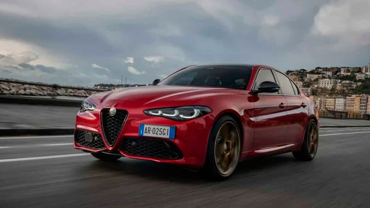  Alfa Romeo Giulia INTENSA
